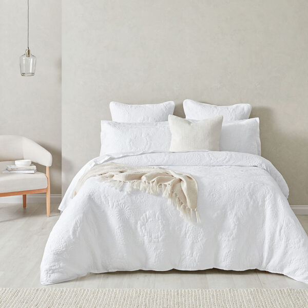 Isabeau Quilted Queen Quilt Cover